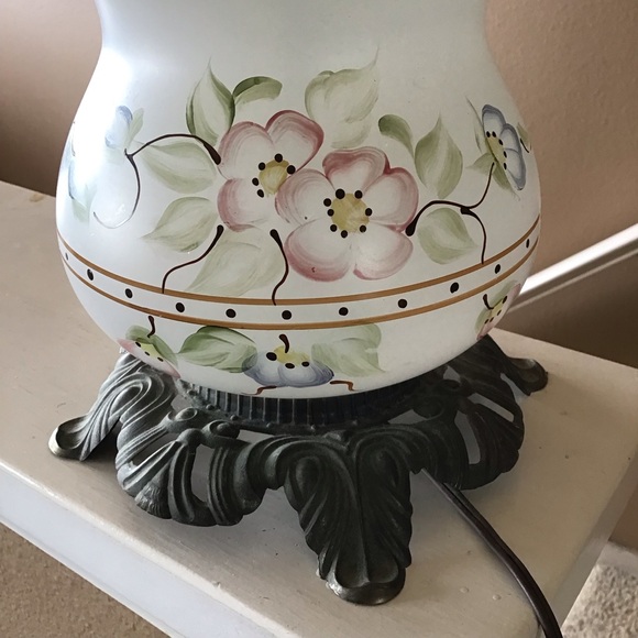 Vintage Handpainted Victorian 3-Way Hurricane Lamp - Picture 5 of 10
